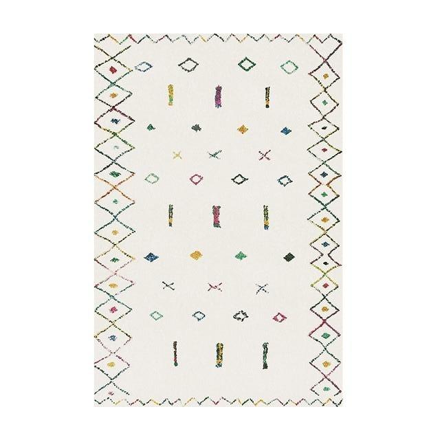 Biały dywan etniczny w stylu berberyjskim