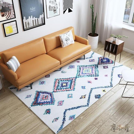 Współczesny dywan w stylu berberyjskim