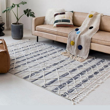 Gruby dywan berberyjski w geometryczne wzory