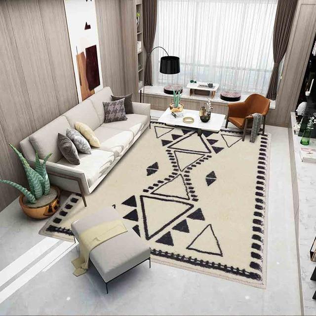 Biały wełniany dywan w stylu berberyjskim