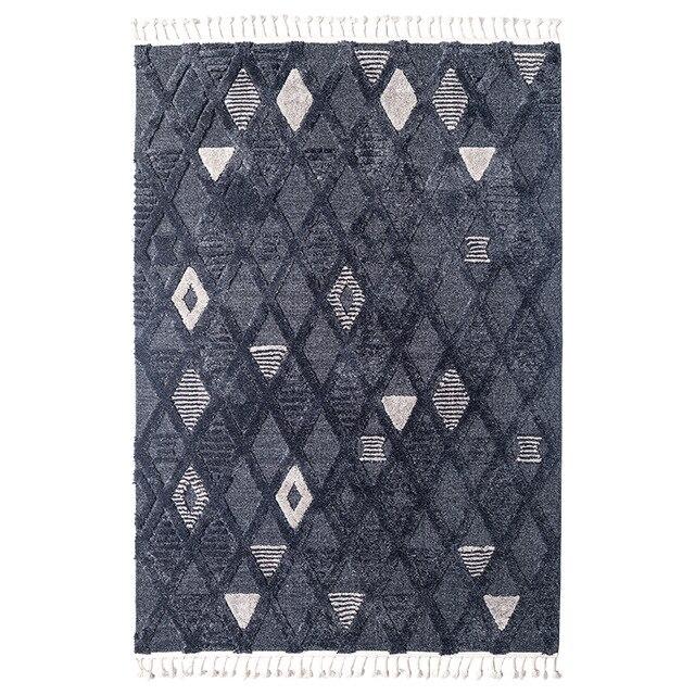 Czarny wełniany dywan berberyjski w romby