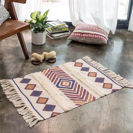 Mały dywanik w stylu berberyjskim boho
