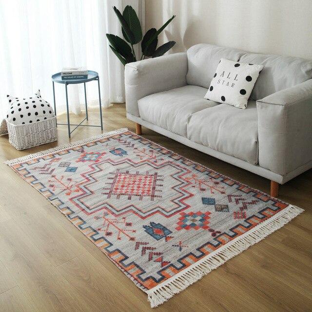 Cienki bawełniany dywan z frędzlami