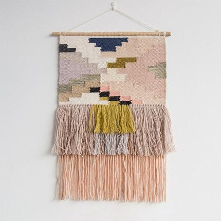 Tkany gobelin w pastelowych kolorach