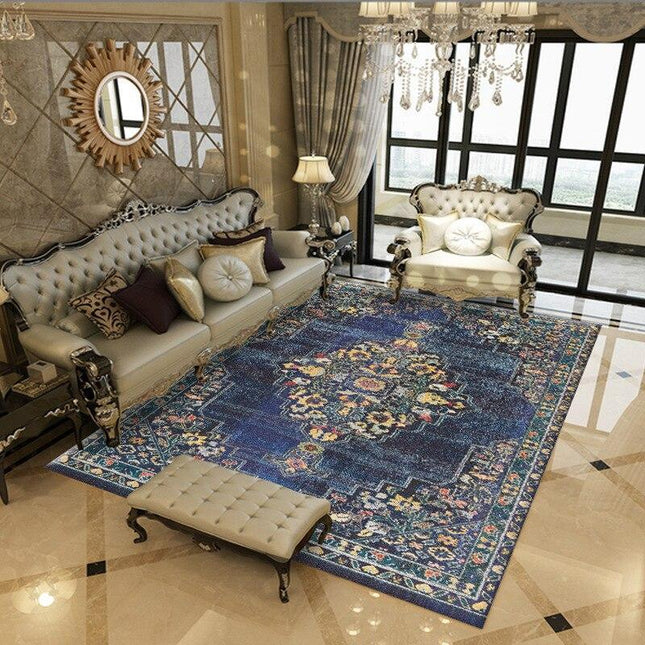 Postarzany dywan perski z motywem kwiatowym