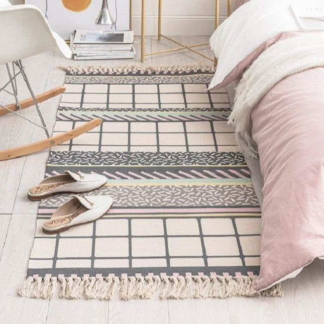 Nowoczesny dywan pudrowy róż z beżem