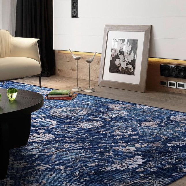 Antyczny dywan vintage z kwiatowym wzorem